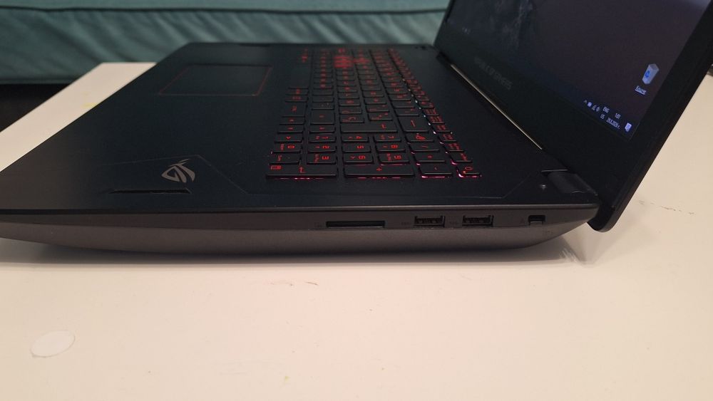 ASUS ROG Strix GL702VI | GTX 1080 8GB | i7-7700HQ | 16GB RAM | 1.5TB | 120Hz G-SYNC