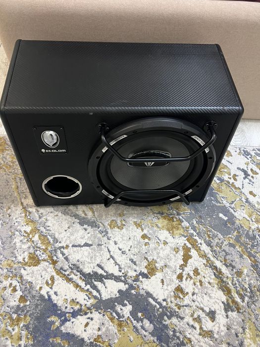 Сабвуфер в отличном состоянии