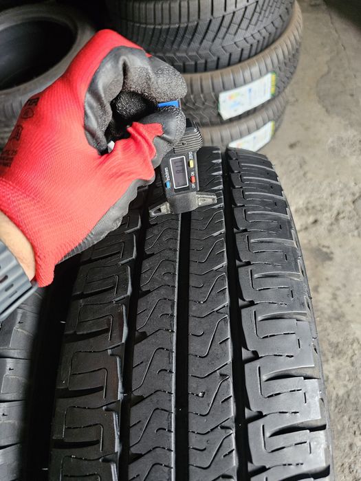 2 anvelope vara  225 75 16C Michelin Agilis  8mm
