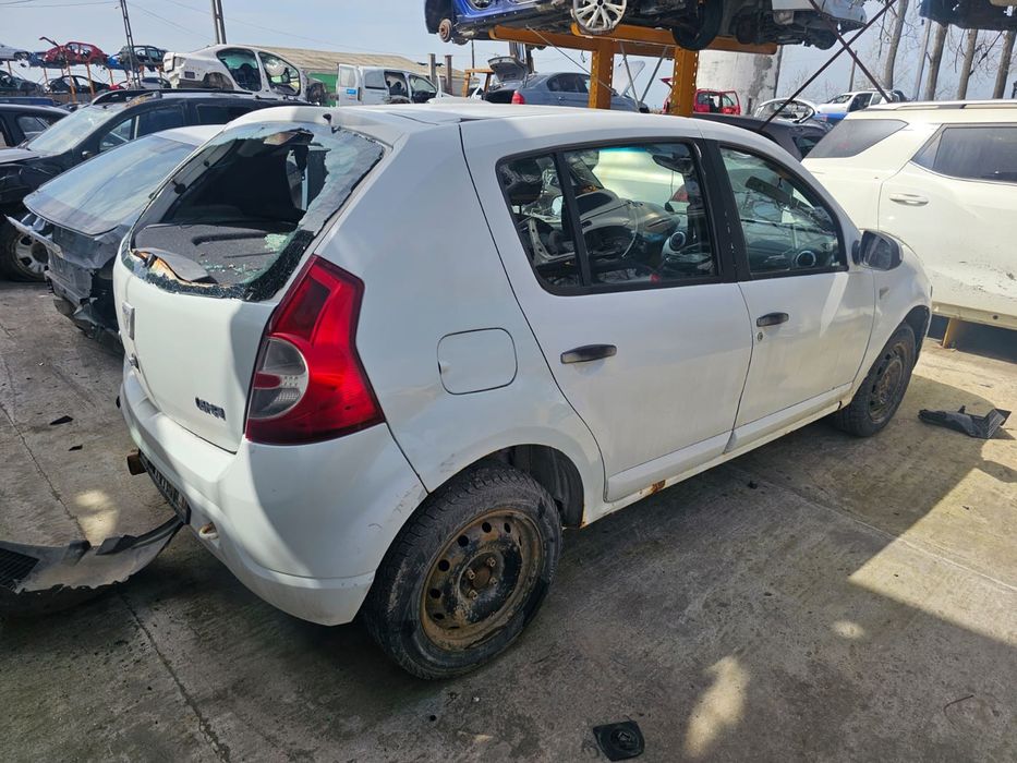 Dezmembrez Dacia Sandero - 1 (2008 - 2012), 1.6 benzina K7M710, manual, K7M710, JH3052
