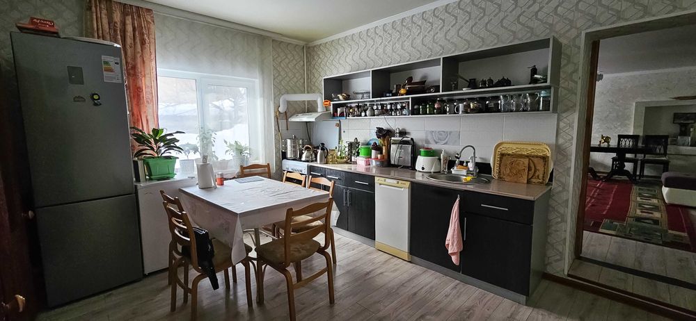 Продам 2-х этажный дом