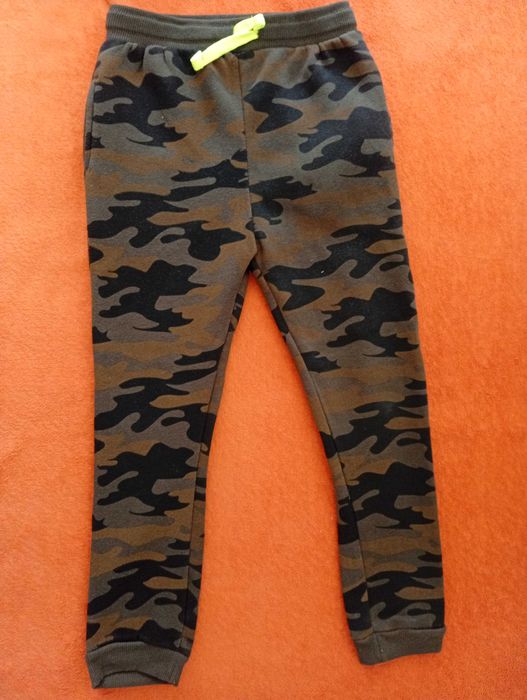 Lot de blugi+pantaloni mărime 122