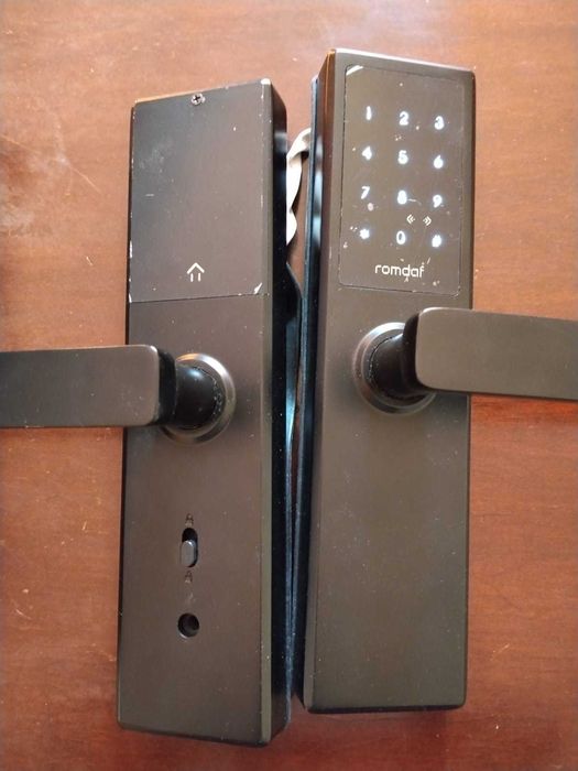 Yală Smart Premium Romdaf R2PW - TTLock - NOUĂ (Metalică), PRET REDUS!