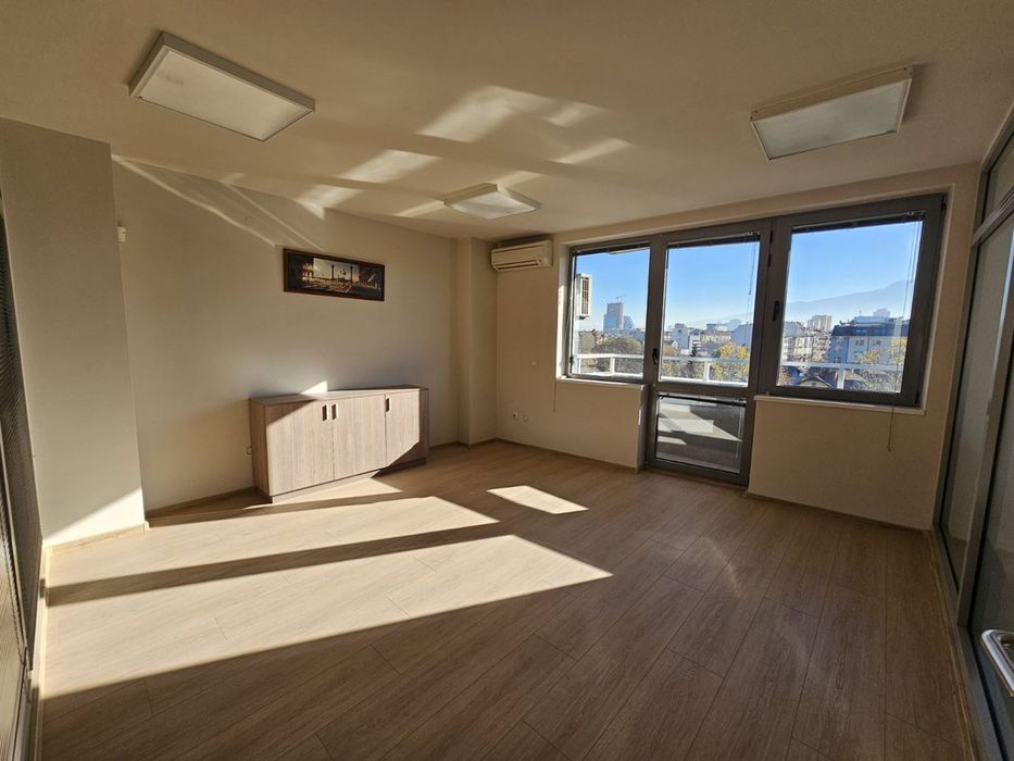 Дава се под наем Офис в София, Банишора - 149 кв.м за 1300 € - Снимка #7