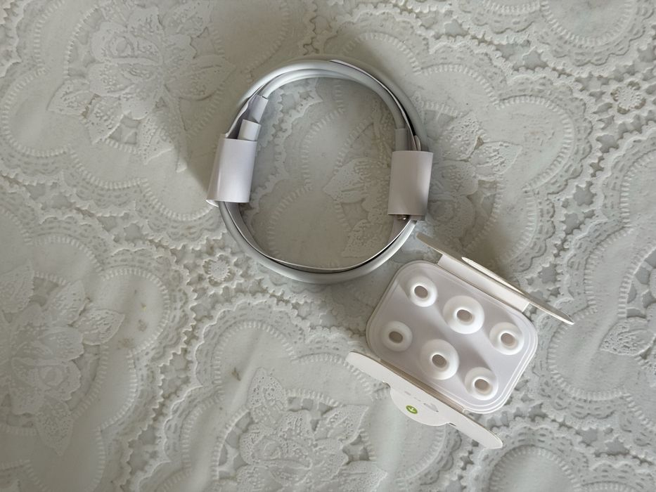 Apple AirPods Pro 2/чехол в подарок