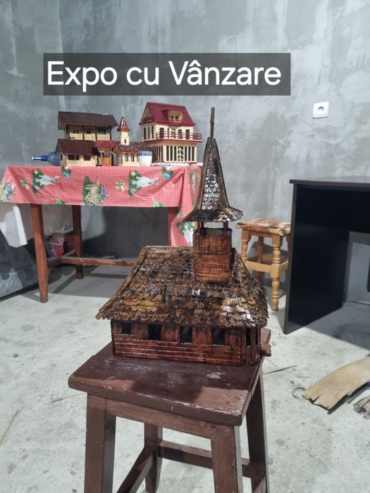 Vând  Miniaturi din lemn lucrate manual