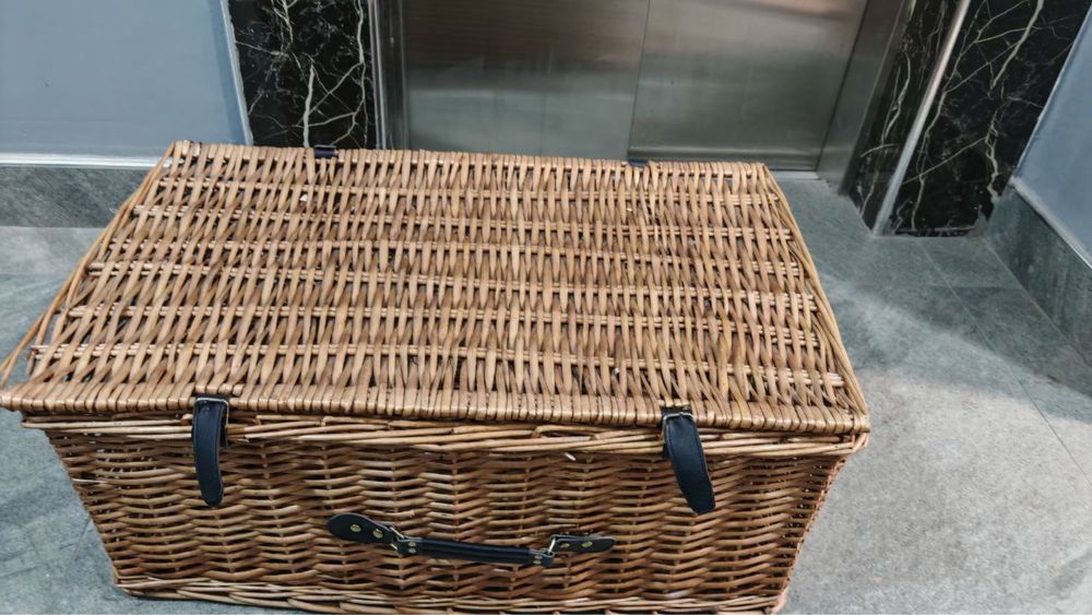 Плетенний сундук