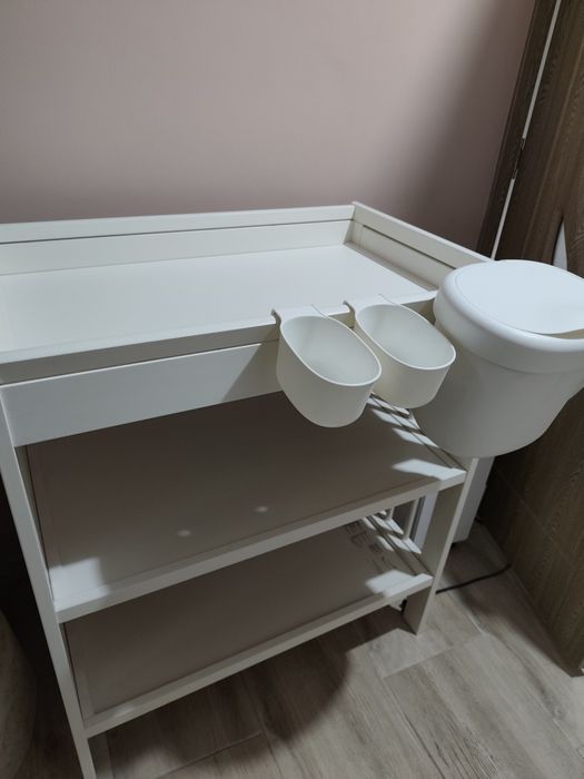 Măsuța de înfășat Ikea