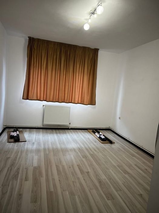 Garsoniera de inchiriat pentru activitate economica.spatiucomercial