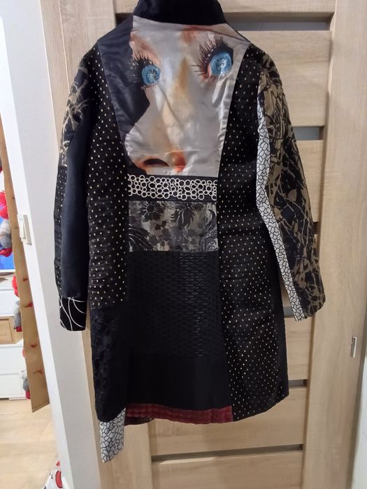 Манто Desigual с красив гръб