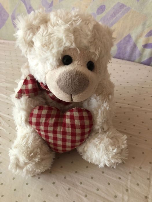 Чисто ново плюшено мече