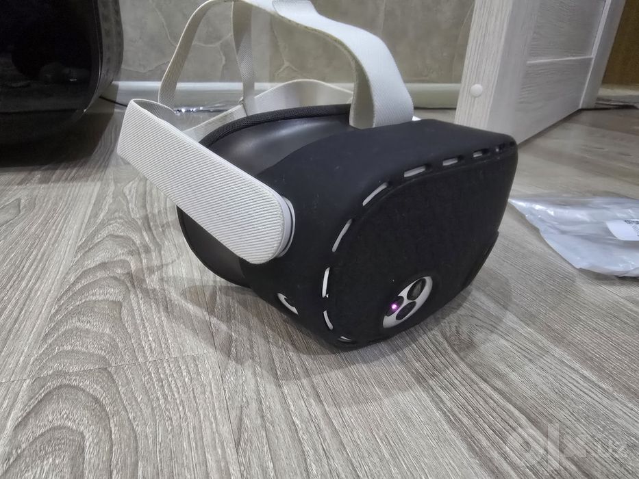 Meta Quest 3S 128GB + чехол.