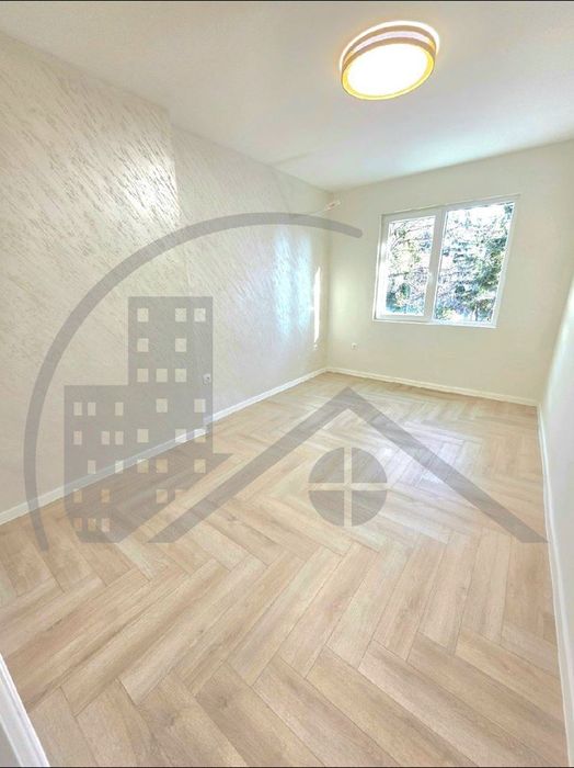 Продава се Тристаен апартамент в Варна, Бриз - 108 кв.м за 1180 €/кв.м - Снимка #6