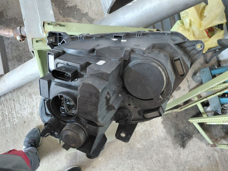 Десен фар за VW Amaroc 2012-2020г