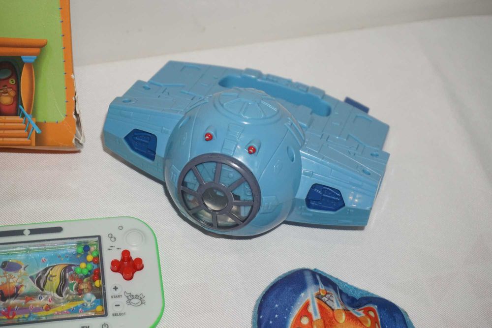 Лот от 12 Различни Детски Играчки