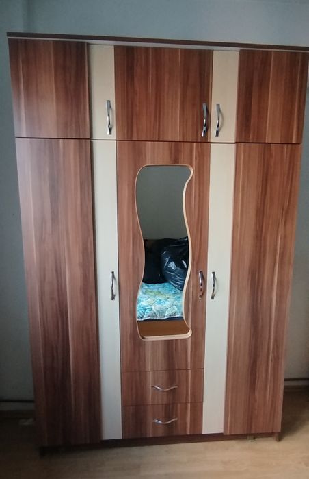 Sifonier cu corp suprapus și oglindă