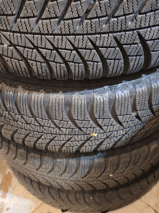 Anvelope Iarna Bridgestone Blizzak LM001 185/65 R15 rulate aprox. 15000km profil 6-7 mm