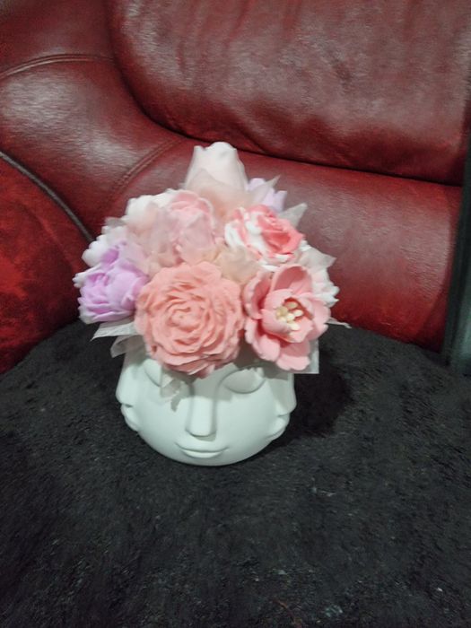 Aranjamente parfumate din flori de săpun