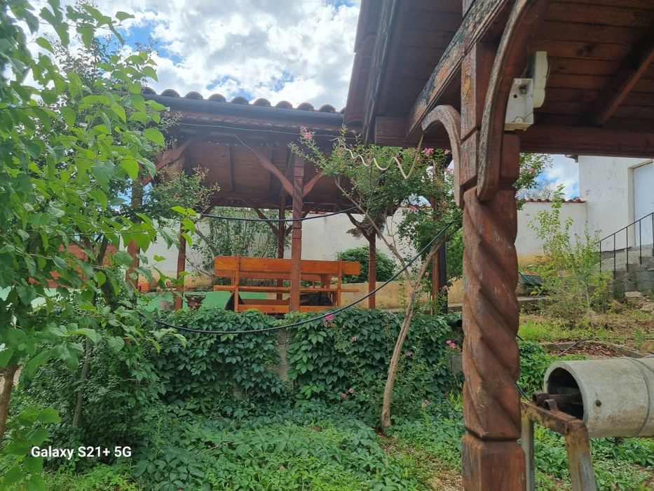 Дава се под наем Къща в с. Лешниково, Област Хасково - 140 кв.м за 550 € - Снимка #1