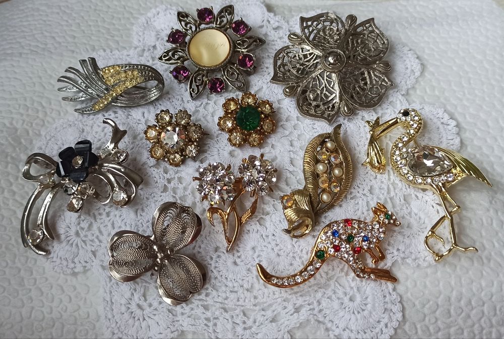 Винтидж брошки, Brooches