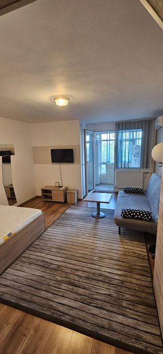 Inchiriez garsoniera Costin Georgian