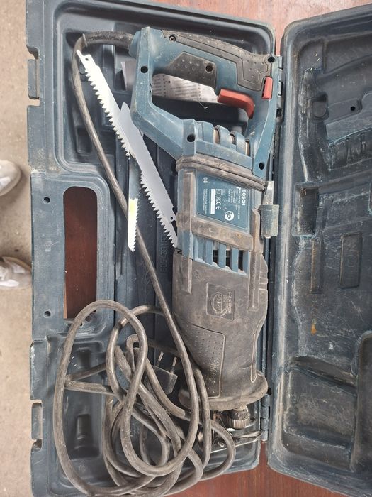 Ferăstrău sabie folosit doar de câteva ori