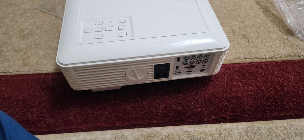 LED PROJECTOR Multimedia 777