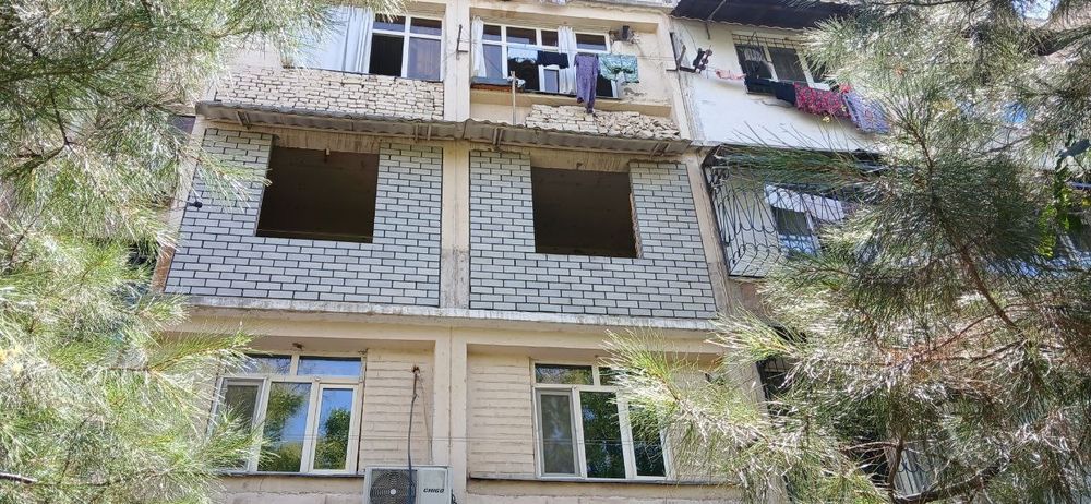 Balkonga gʻisht teramiz