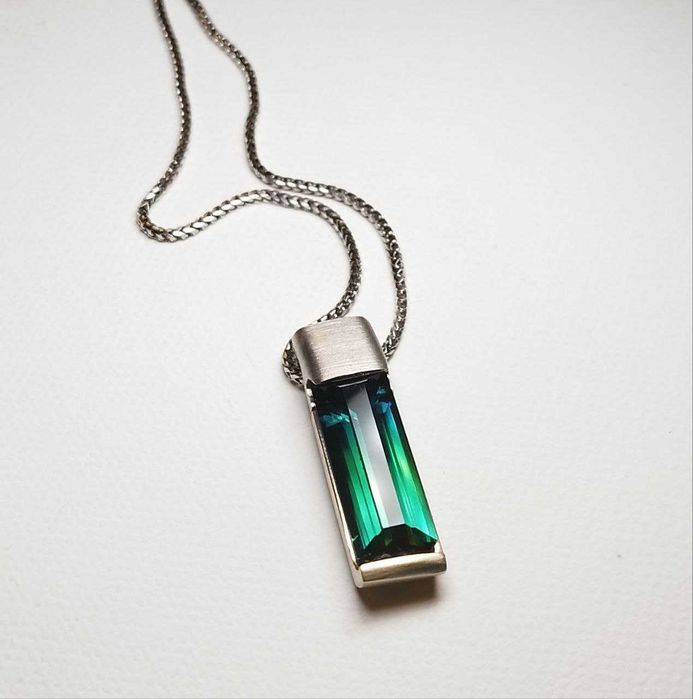 Изключително Колие с Афгански Индиколит Турмалин в 18К златен обков!