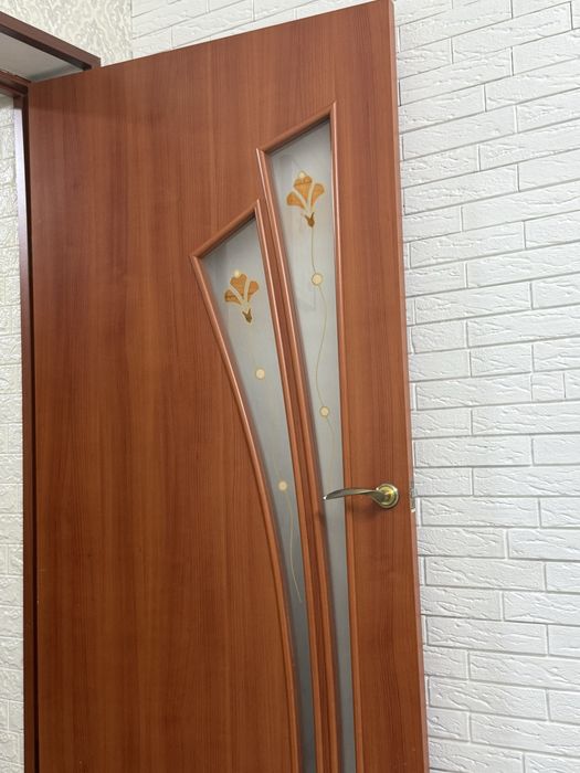 Продам двери б/у, размер 90/200