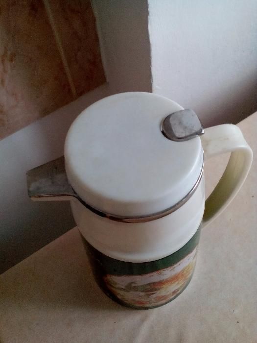 Продавам термоси