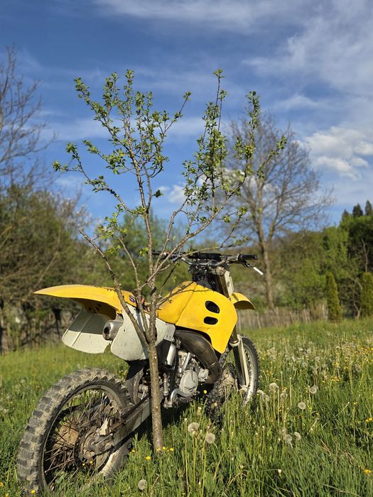 Cross suzuki 125 2 timpi se vinde urgent