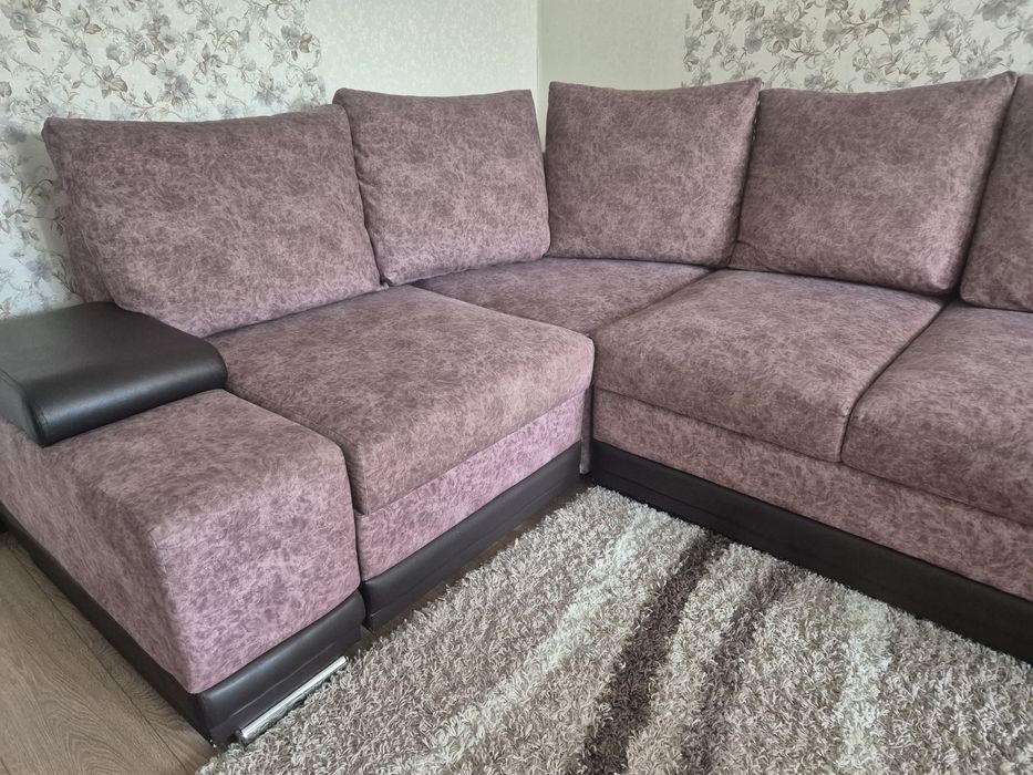Продам угловой диван.