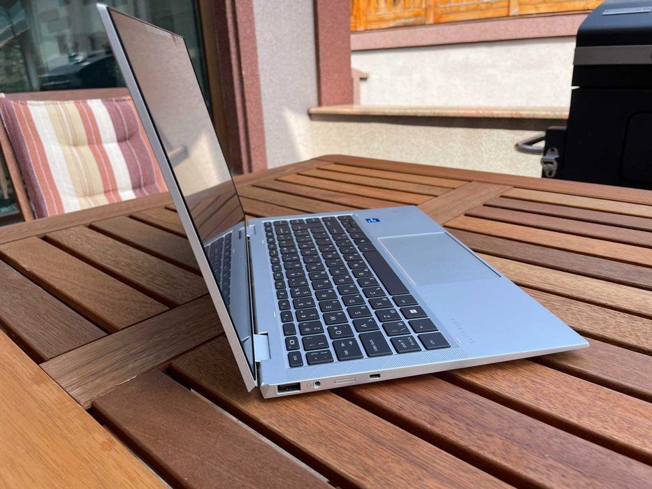 HP EliteBook x360 1040 G8  Intel® Core™ i5 16GB 256GB SSD Full HD