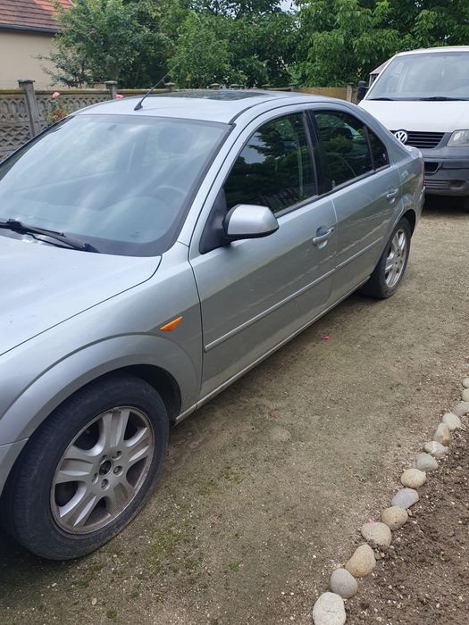 Vând Ford Mondeo Ghia, Mk3, cutie automata, an fabricație 2002, 240.111 km