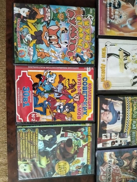 Продам ДВД диски с мультиками.