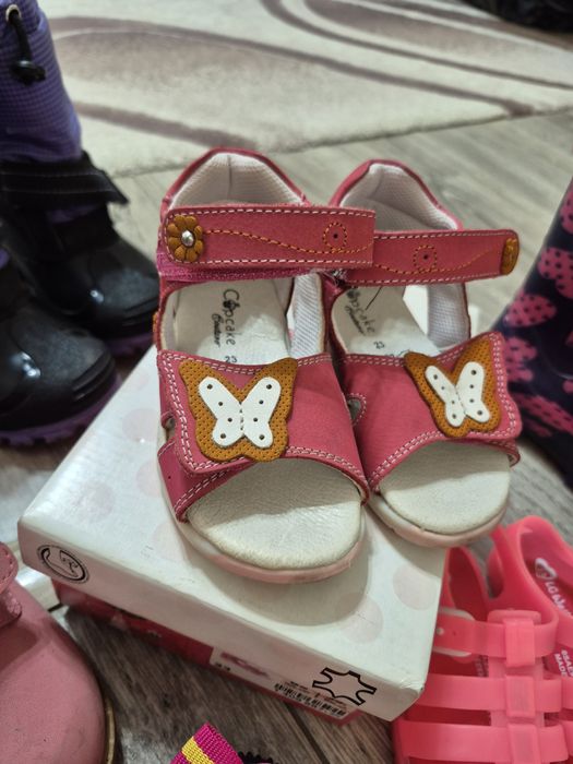 Обувки кецове боти ботуши сандали пантофи гумени ботуши за момиче