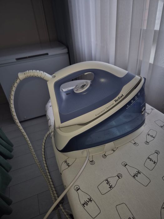 Продам утюг в отличном рабочем состоянии совсем новый