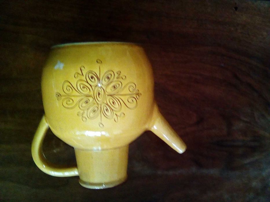 керамични чашки, канички, стомничка и един сет чашка с чинийка