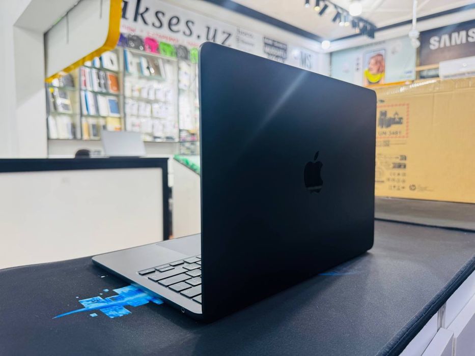 MacBook AIR M3 8/256GB