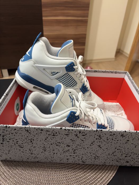 Jordan 4 Retro / Military Blue / 44.5
