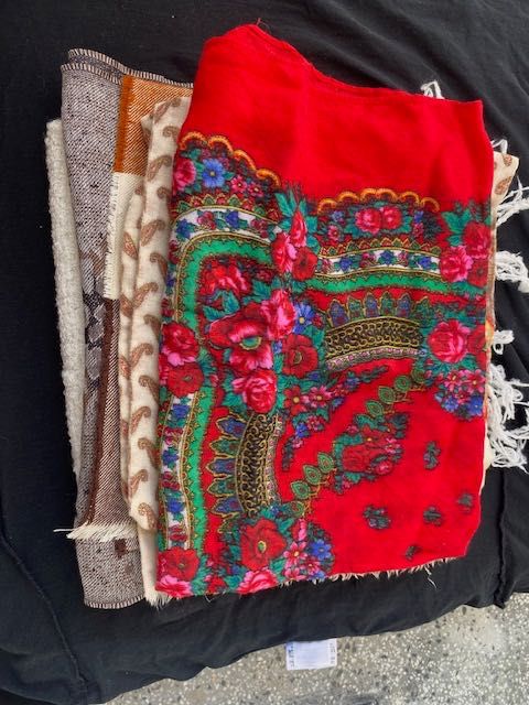 лот от 5 броя вълнени шалове