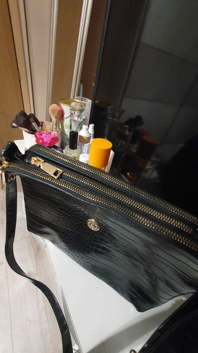 Елегантна дамска чанта за рамо нова