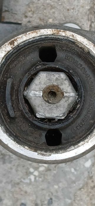 Предни носачи за Honda Civic 8 gen.