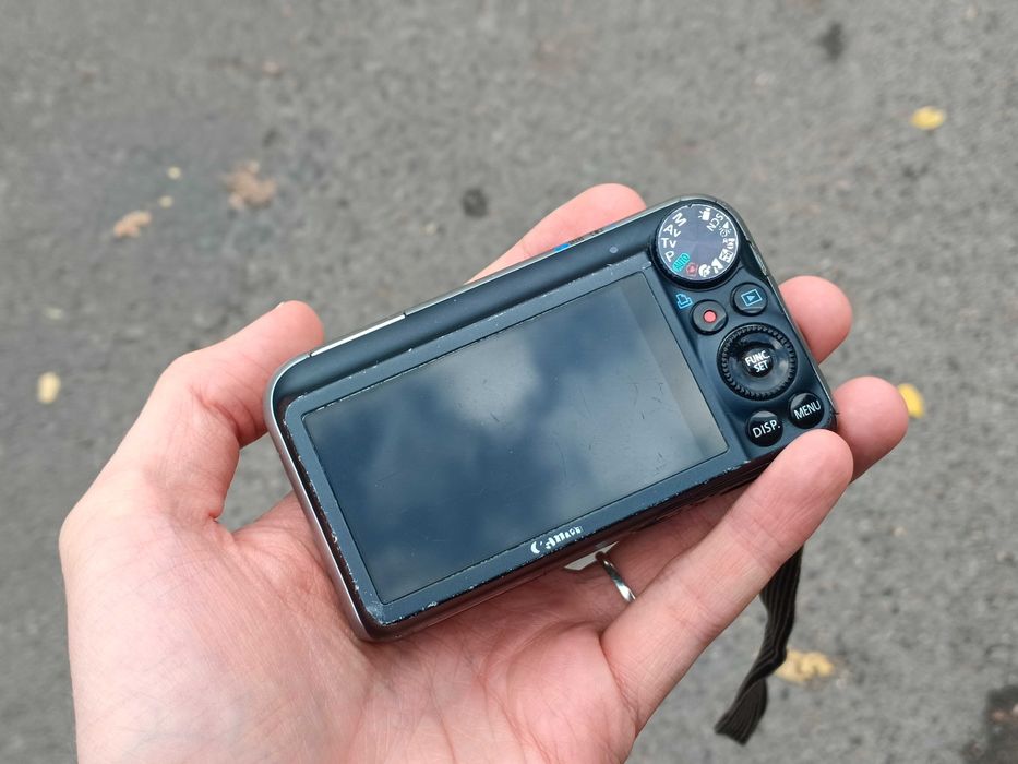Цифовой фотоаппарат Canon