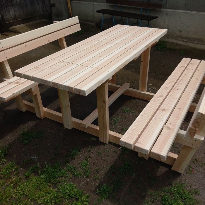 Комплект маса с две пейки