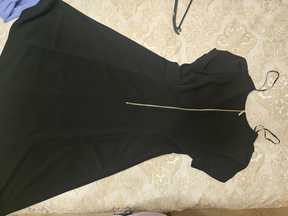Продам платье Calvin Klein