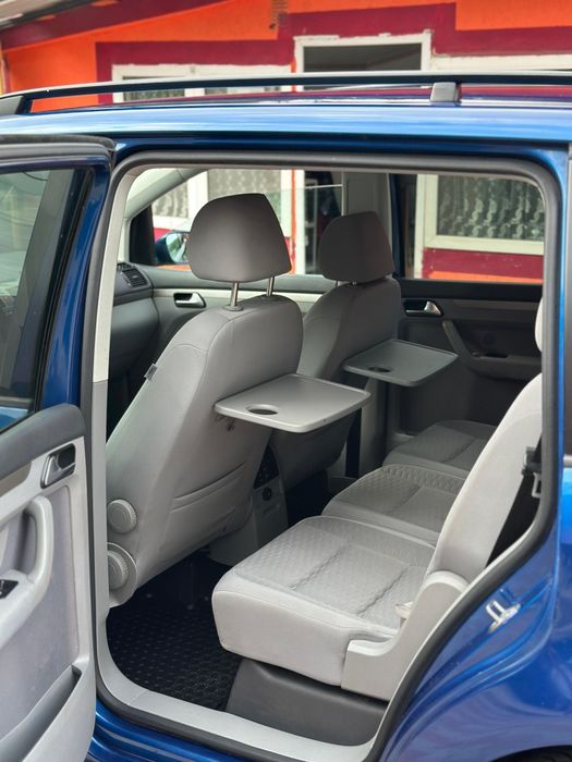 Volkswagen Touran 1.4 benzină 140 CP recent adusa din Germania