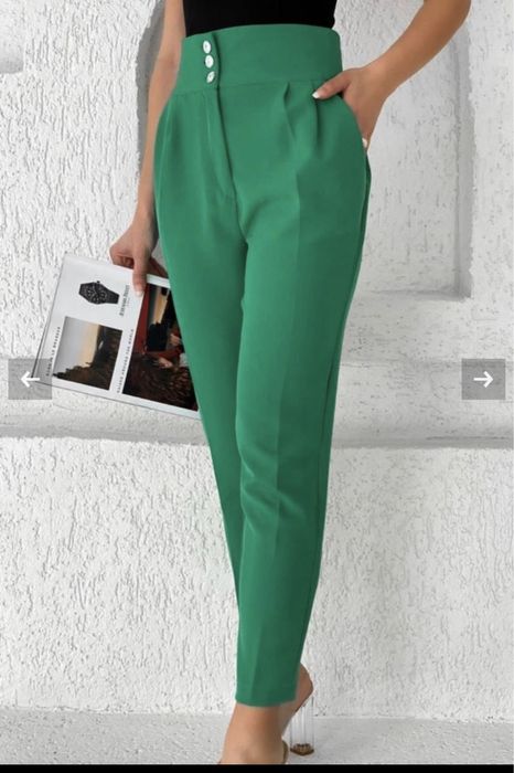 Pantaloni verzi, roz somon și negri