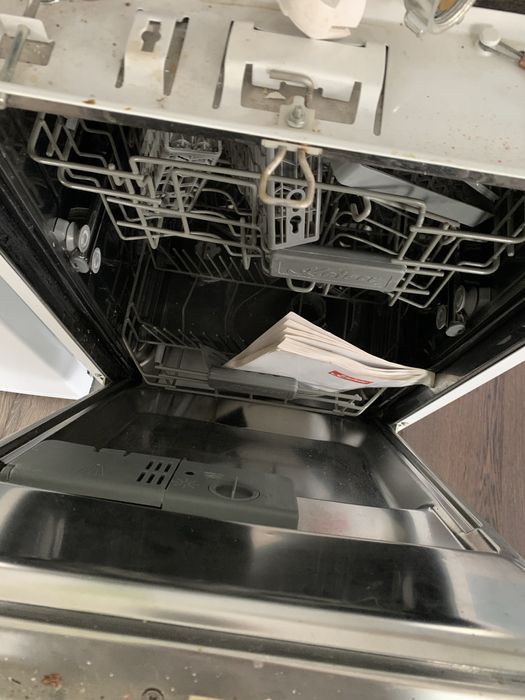 Продам посудомоечную машину